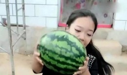 拿西瓜吃瓜视频,揭秘夏日消暑美食的甜蜜诱惑