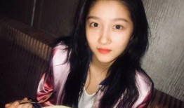 深夜吃瓜少女视频,揭秘网络视频背后的娱乐现象