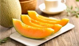 小童吃哈密瓜,甜蜜滋味与成长故事