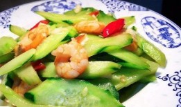 小暑买瓜吃,瓜果飘香，尽享清凉夏日美味