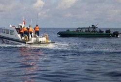 中国船队吃瓜,共赏海上“瓜田”盛景