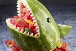 赠品带你吃瓜,跟随赠品探寻美食瓜界之旅