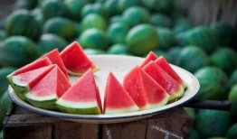 吃瓜买超,揭秘娱乐圈背后的甜蜜与争议